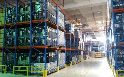 The shelf manufacturer supplies cold storage, basement, corridor type heavy shelves, and the factory storage drive in shelves can be fixed