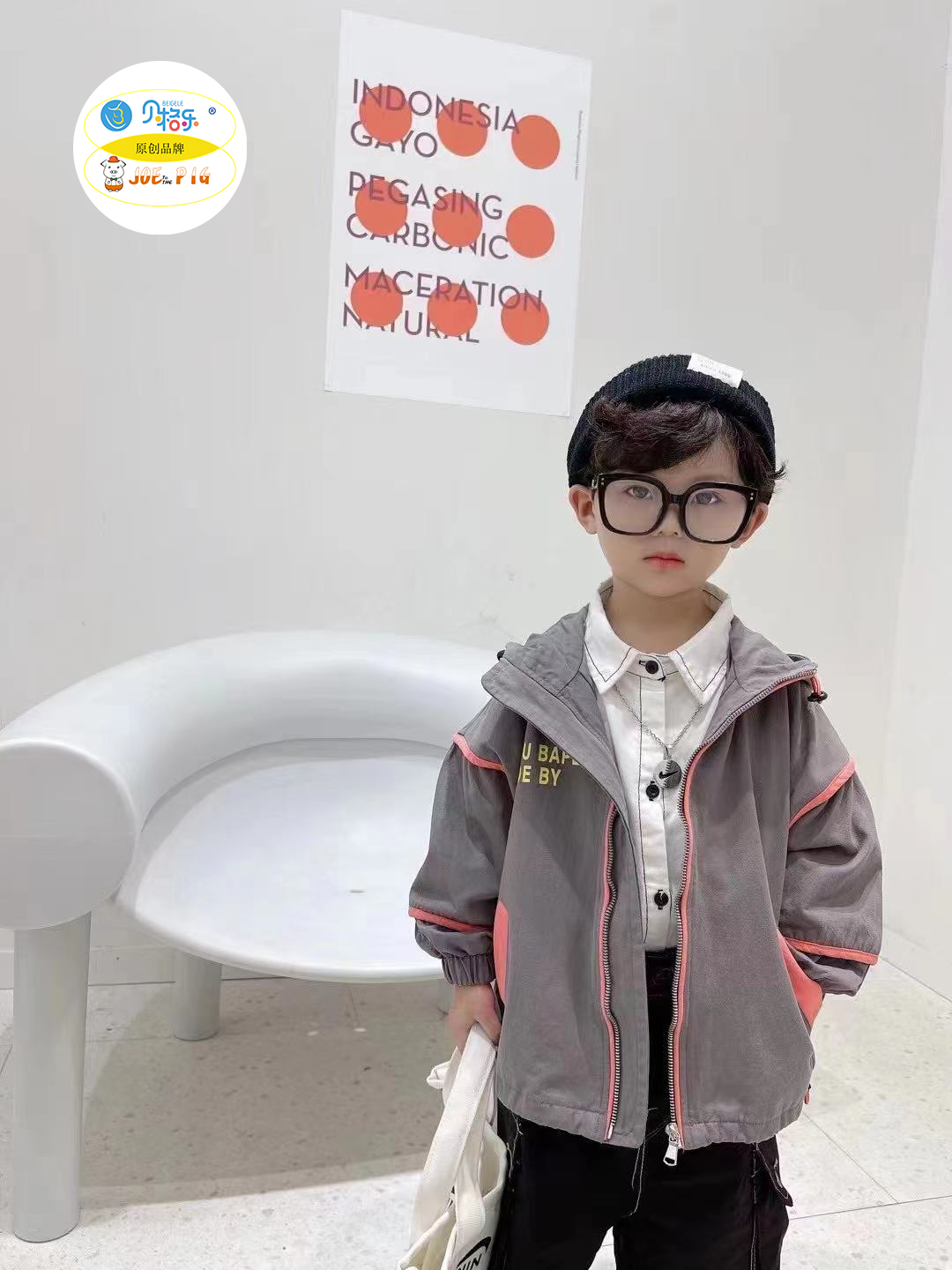 小豬喬至童裝服裝選材都是精挑細選的材料，有益于孩子的身體健康