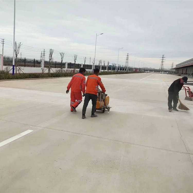 天津河西區(qū)交通道路劃線 消防通道劃線 道路交通高溫劃線上門施工