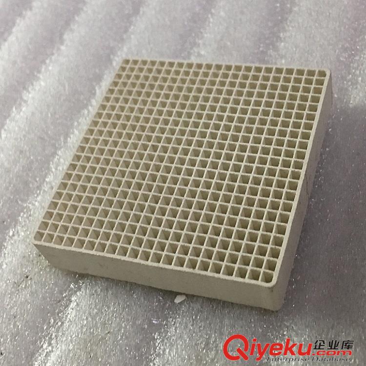 工業廢氣凈化100堇青石蜂窩陶瓷催化劑載體原始圖片3