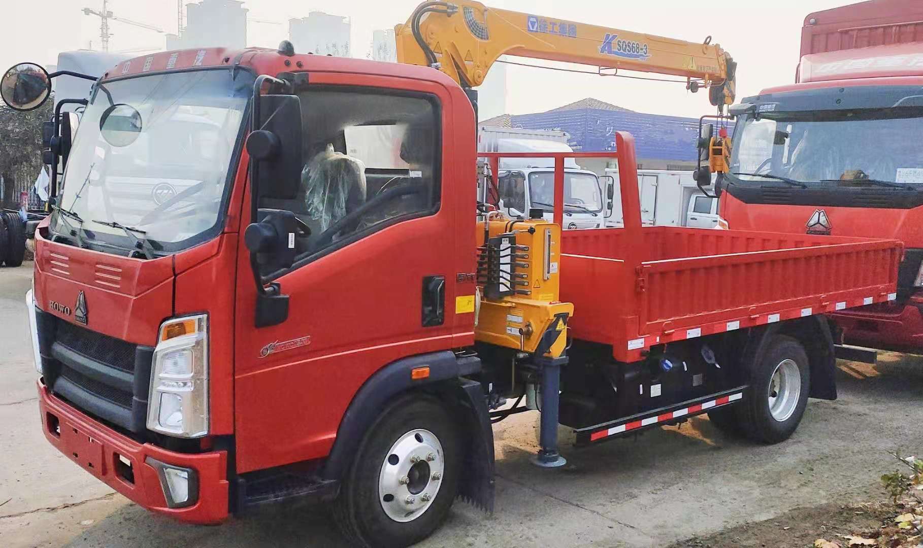 重汽豪沃4米2高欄車貨車