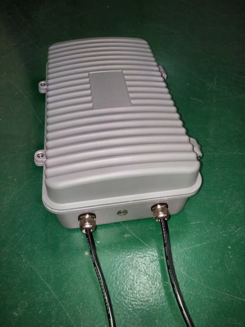 UFO戶外防水工礦燈LED隧道燈應(yīng)急電源100W150W200W