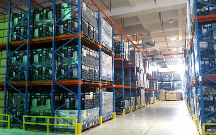 The shelf manufacturer supplies cold storage, basement, corridor type heavy shelves, and the factory storage drive in shelves can be fixed