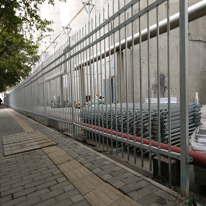 惠州小區防護欄 鋅鋼欄桿 深圳景區園林保護隔離柵欄規格定制