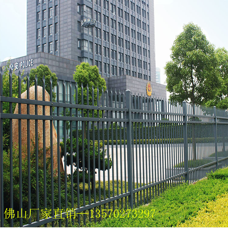深圳別墅噴塑圍墻鐵藝圍欄定制 深圳院墻防護隔離鋅鋼護欄包安裝