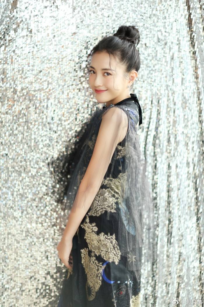 本公司常年承接明星代言經紀人：飛飛  聯系方式：13861302814同V
