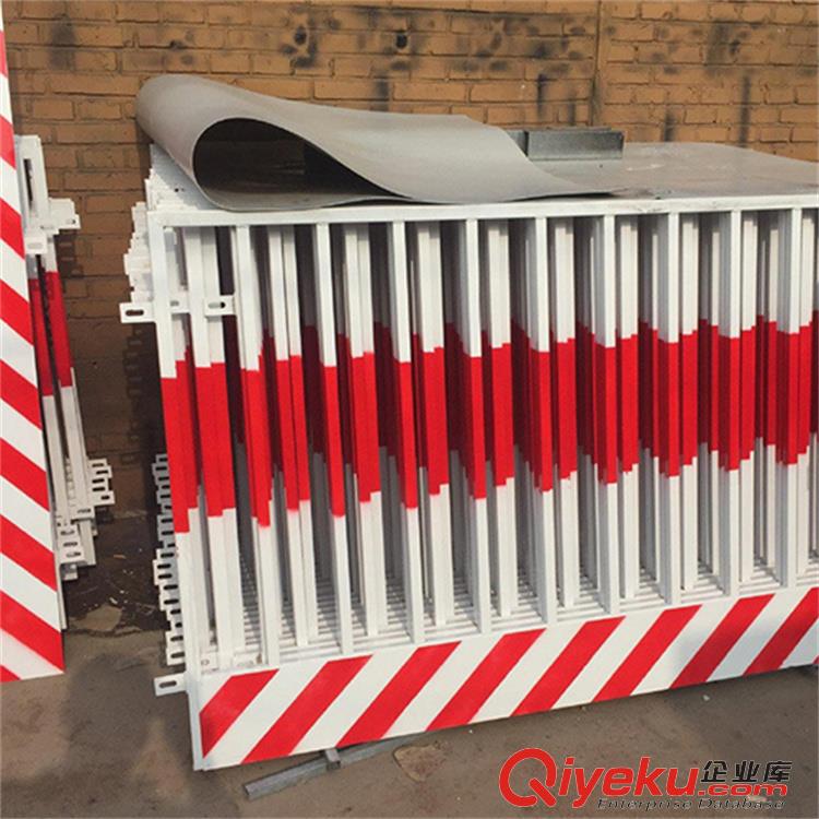 貴陽工地基坑護欄網(wǎng) 建筑施工電梯門 隔離圍欄定型化臨邊防護圍擋原始圖片2
