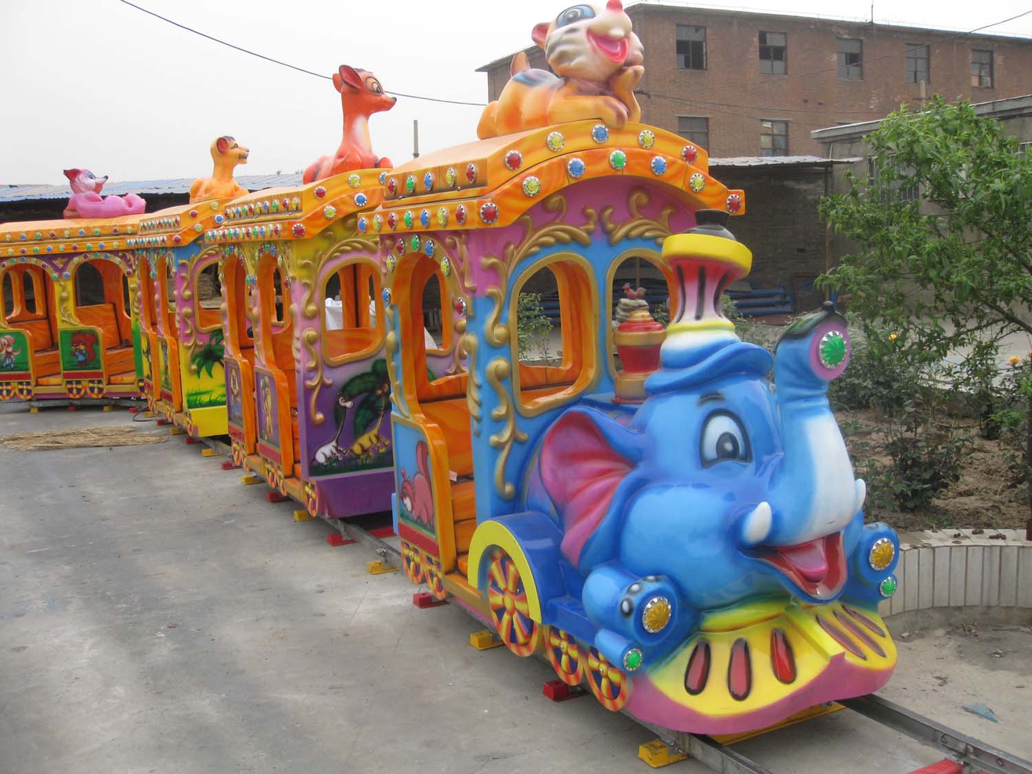 大象火車_軌道火車_兒童游樂設備