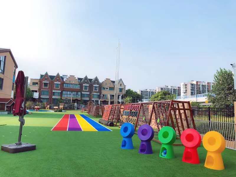 南京華德琳幼兒園人造草坪案例
