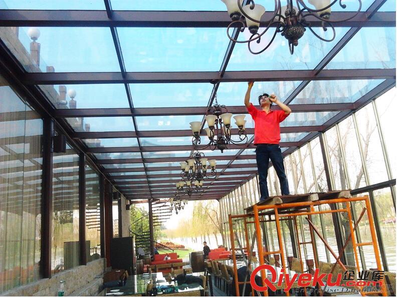 石家莊建筑玻璃貼膜玻璃門防爆玻璃貼膜