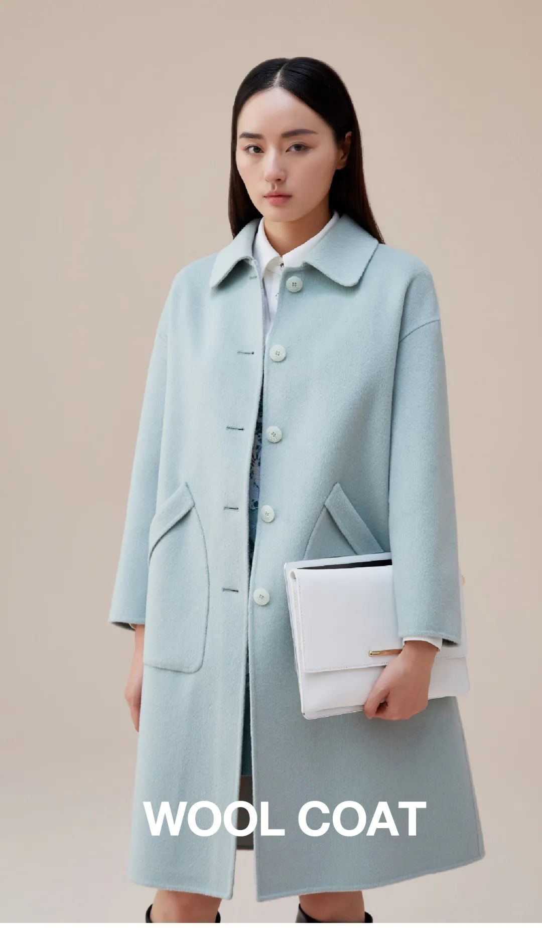 秋水伊人女裝品牌定位于優(yōu)雅時尚的都市女性 連衣裙外套組合尾貨庫存