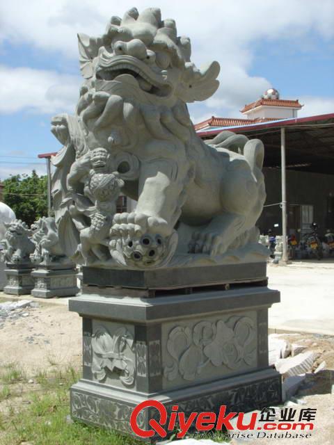 惠安海亨石業(yè)廠家批發(fā)青石石雕石獅子  寺廟石雕獅子