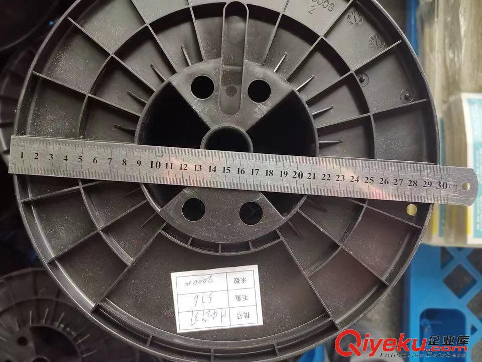 供應(yīng)塑料鼻梁條出貨線軸膠輪PC300