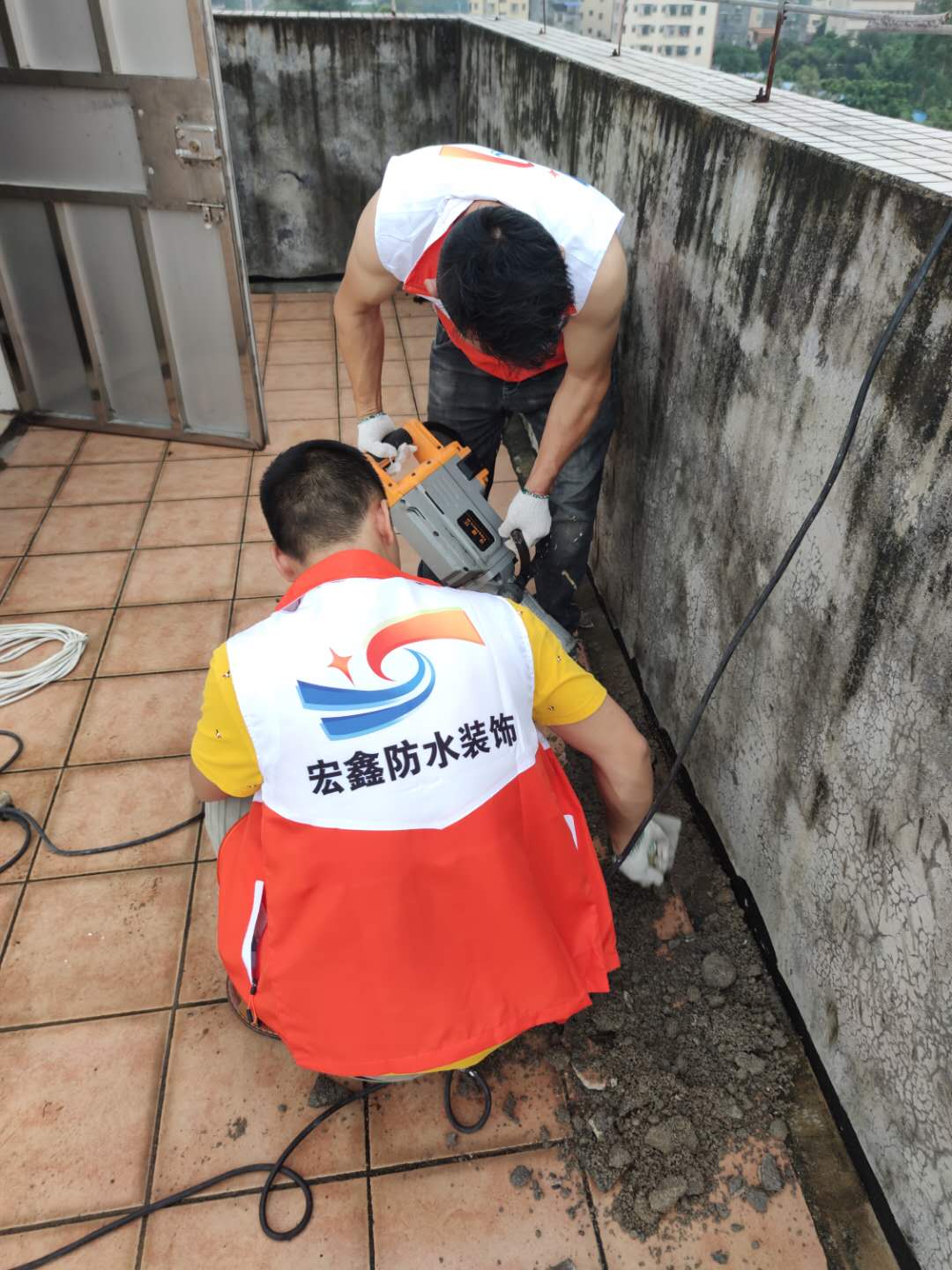 佛山市南海區屋頂樓面伸縮縫補漏維修公司