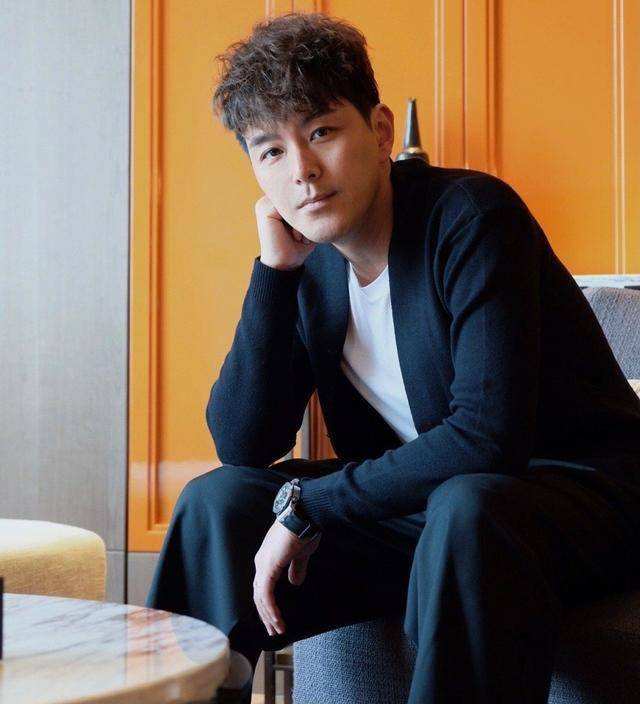 謝霆鋒 代言翻包植入商演均可合作