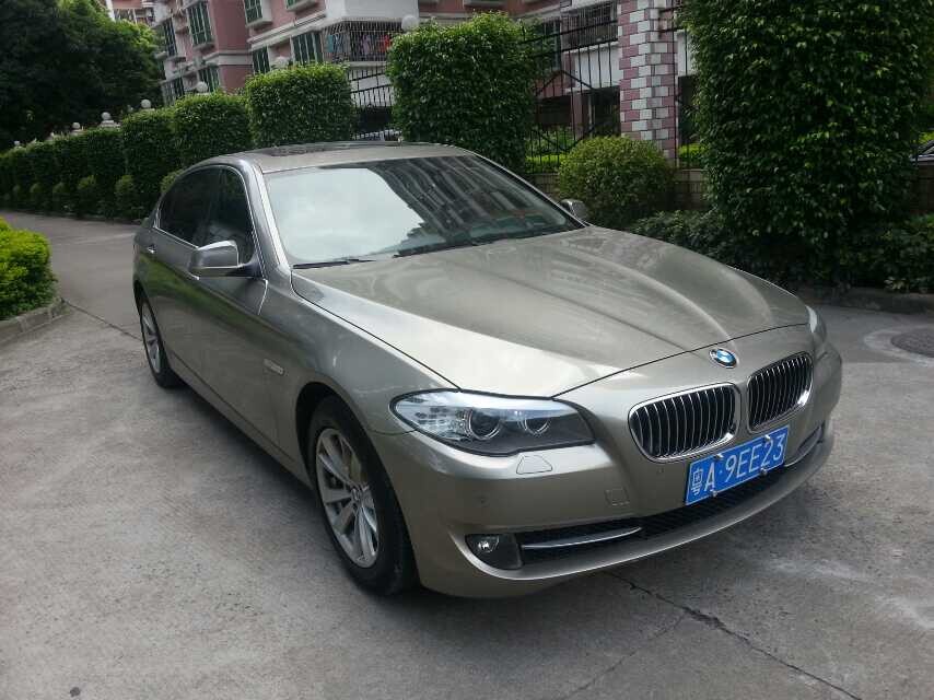 廣州租一臺新款寶馬5席企業自駕一年需要多少錢